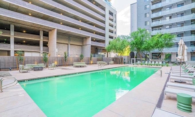 Evans Churchill Apartment | Modern PHX Living | Pool, Gym, W/D + Free Parking!