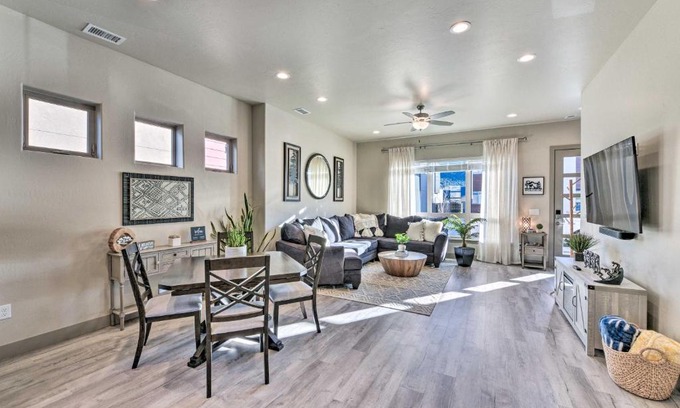 Poncha Springs House | Modern Poncha Springs Townhome with Hot Tub!