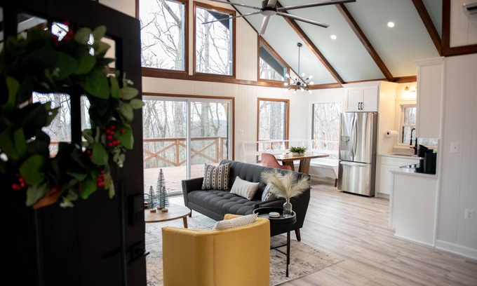 Bluemont Cabin | Modern Private Cabin
