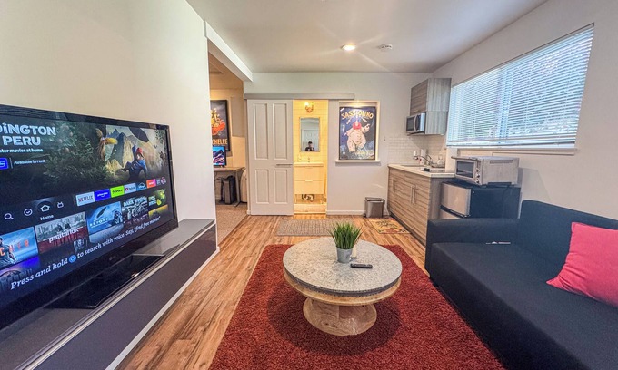 Cedar Heights Apartment | Modern Private Guest House in Seattle