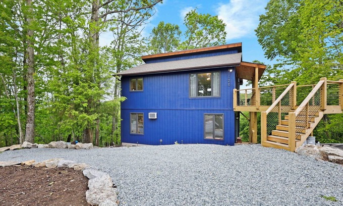 Beech Mountain House | Modern, Private, Quiet, Long Range Views Cabin, Walk to Beech Mountain Club