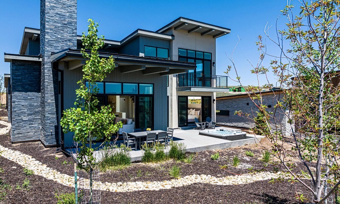 Park City House | Modern Promontory Cobalt Cabin near Jordanelle Reservoir, Main Street Park City, & Ski Resorts