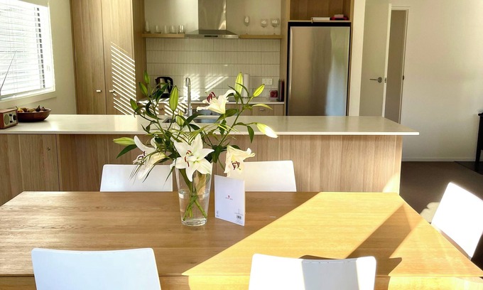 Wanaka Cottage | Modern quiet cottage close to lake