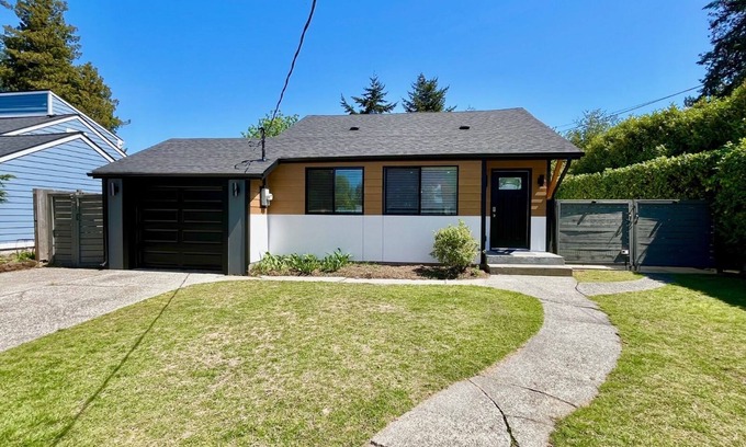 SeaTac House | Modern, Quiet Home ♪ Mins to Airport ♫ Fast WIFI