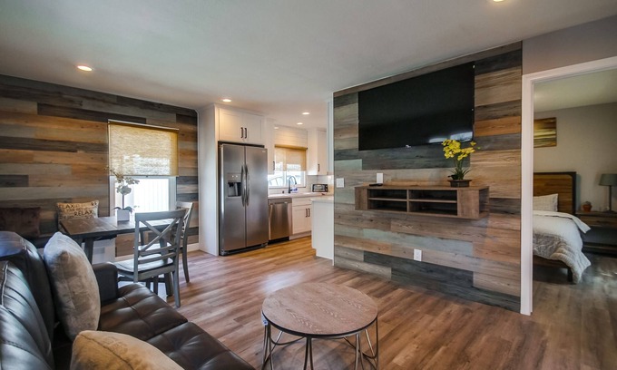 Central Mission Beach Condo | Modern Renovated Bayside condo-808