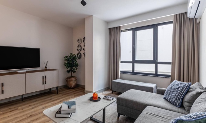 Uludag Apartment | Modern Residence 10 min to Metro and Miniaturk