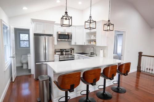 East Stroudsburg House | Modern Retreat Poconos 3BR Fire Pit Skiing