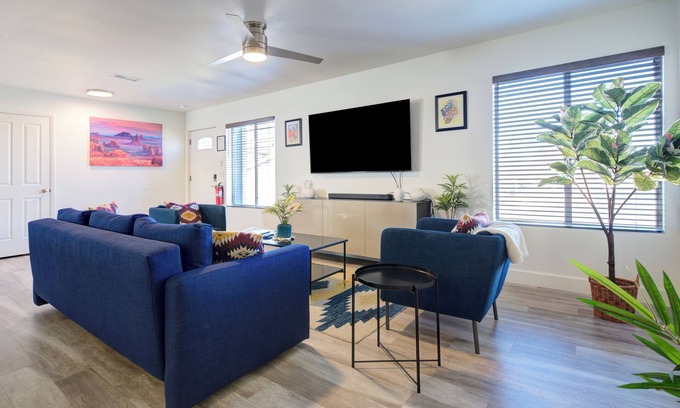 Page House | Modern Retreat with free EV Charging, Games & Fire Pit