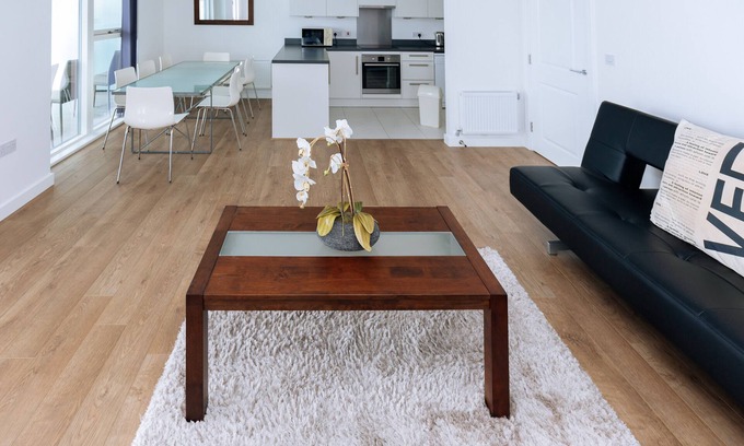 Peninsula Apartment | Modern riverfront 3 bedroom apartment Ref:0130