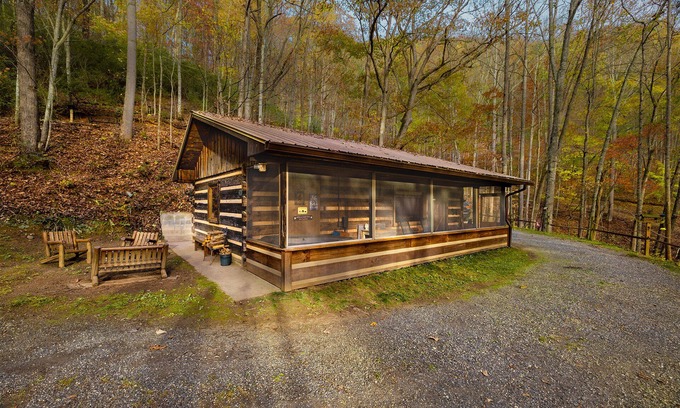 Bryson City Cabin | Modern rustic escape Manataka Cabin