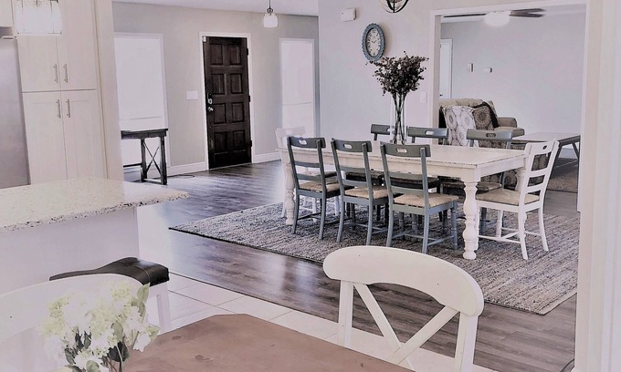 Palm Coast House | MODERN* SALTWATER HEATED POOL*CLOSE to BEACH,GOLF,AND BIKE PATHS*DOG FRIENDLY