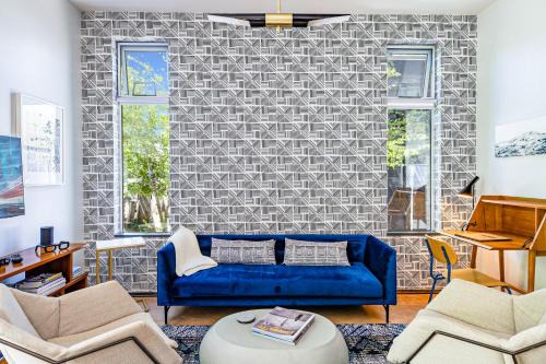 Santa Fe Apartment | Modern Santa Fe Baca Railyard Apartment with Terrace