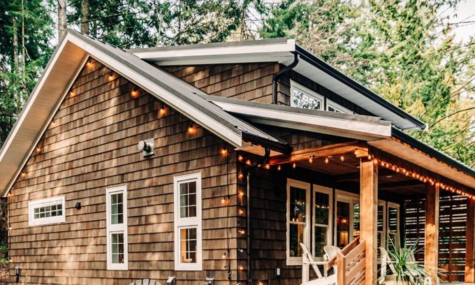 North Saanich Cottage | Modern Scandinavian Cottage near Sidney