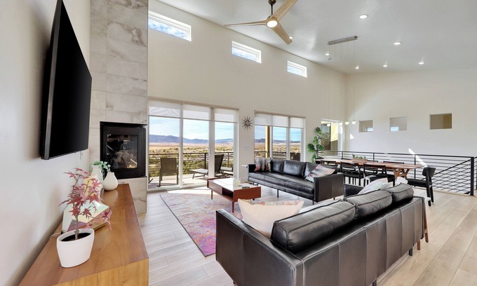 Cedar City House | Modern Scenic Escape: Luxury & Views in Cedar City