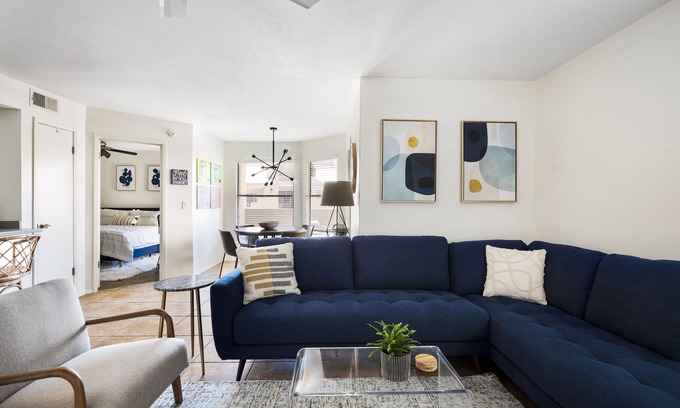 Paradise Valley Village Condo | 🔥Modern Scottsdale Condo 🔥 Great Area! Golf | Heated Pool | Gym 🏈️⛳️🌴 ⚾