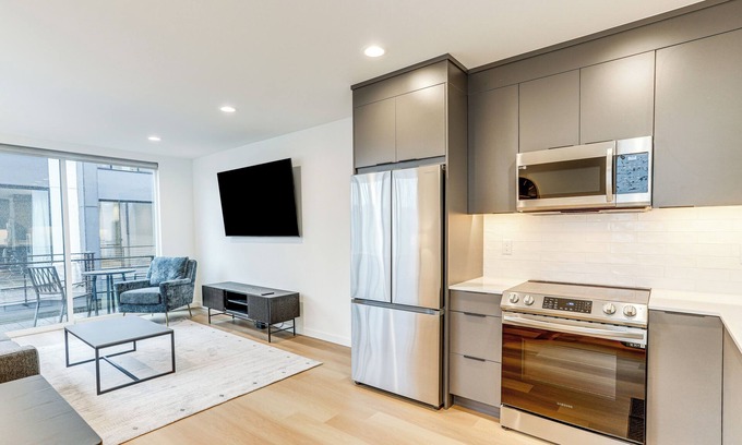 Holly Park Apartment | Modern Seattle Townhome: Walk to Light Rail!
