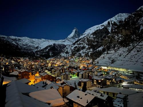 Zermatt Apartment | Modern self-catering apartment with Matterhorn views