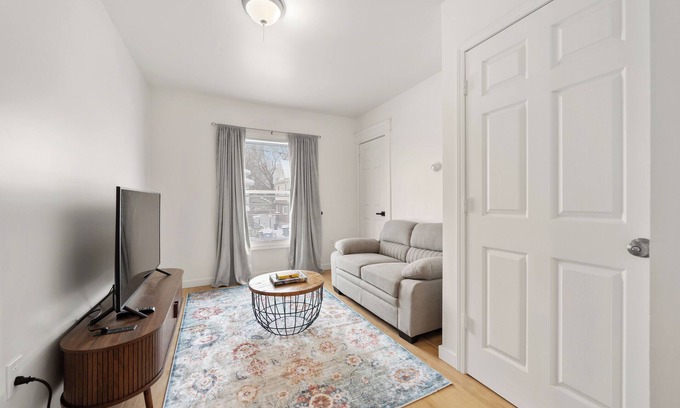 Syracuse Apartment | Modern Serenity Stay w/king Bed, WIFI and Central Air 1 & 1/2 baths!