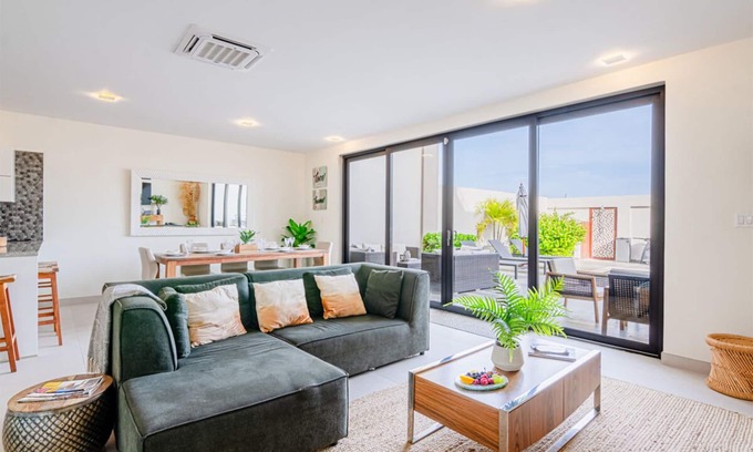 Malmok House | Modern Shore house in Catalina Aruba with pool. Walk to the best snorkel spots.n