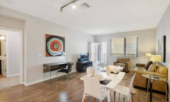 Menlo Park Condo | Modern Silicon Valley Condos with Rooftop Lounge and Pool