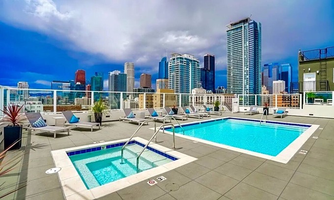Downtown Los Angeles Condo | Modern, Spacious 1 Bedroom Loft in DTLA - FREE Parking