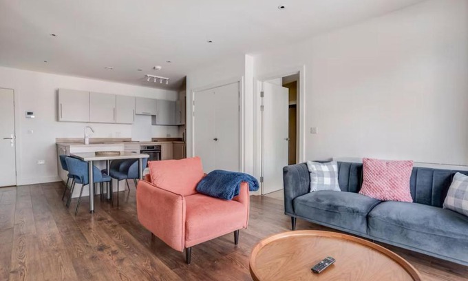 Gascoigne Apartment | Modern, Spacious 2bed, 2bath apartment in Barking