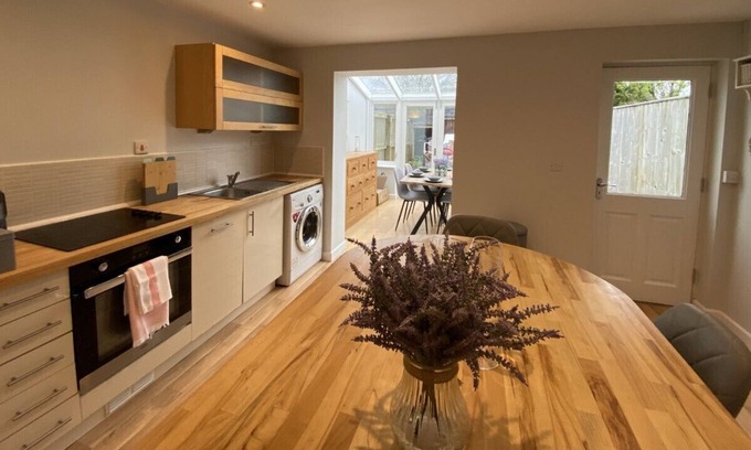 Combe Down House | Modern, Spacious, 3bed House With Parking Walking Distance to Bath City Centre