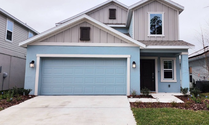 Daytona Beach House | Modern spacious home in Daytona Beach