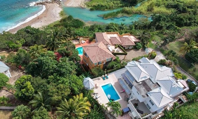 Tower Isle Villa | MODERN SPACIOUS 7 BDRM HOME Estate