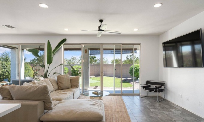 Queen Creek House | Modern Spanish Home --- 10 min from Bell Bank Park