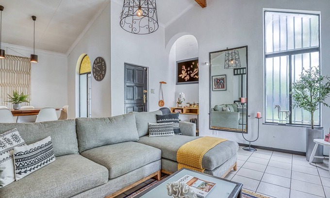 The Reeds House | Modern Spanish House-3br-pool-solar-samrand