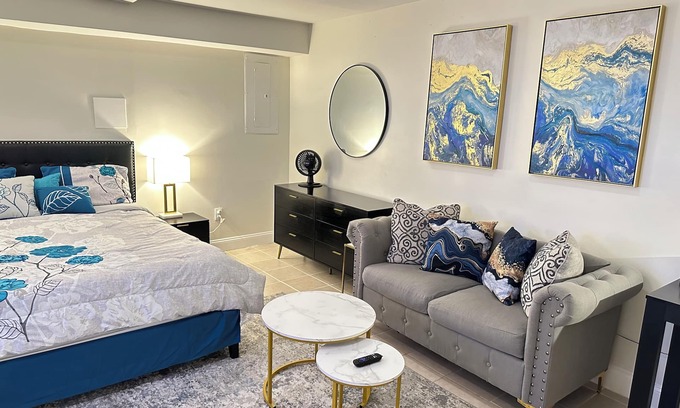 Northwest House | Modern stay in Washington,DC
