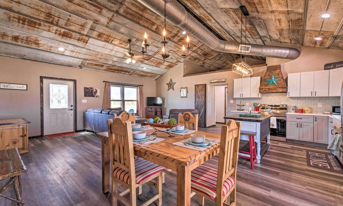 Morgan Mill House | Modern Stephenville Farmhouse: 8 Mi to Dtwn!
