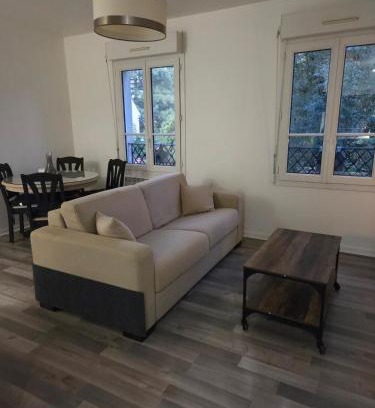 Oissery Apartment | modern Studi mdern