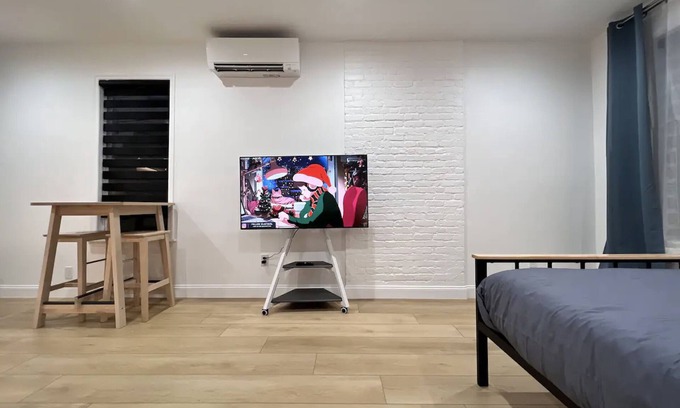 Queens Apartment | Modern Studio Apartment Near Train