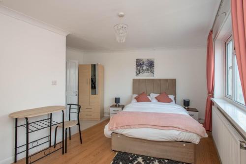 Plaistow and Sundridge Hotel | Modern Studio Apartments in Bromley, Greater London near Tesco and Sundridge Park Station