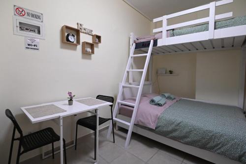 Thessaloniki Apartment | Modern studio at Thessaloniki