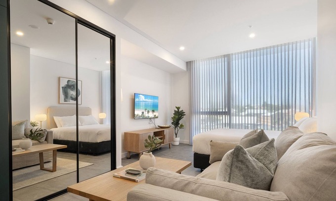 North Fremantle Apartment | Modern Studio with Rooftop and BBQ Access