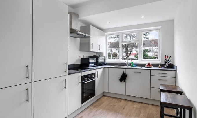 Wembley Central Apartment | Modern Studio Rooms in Wembley 1
