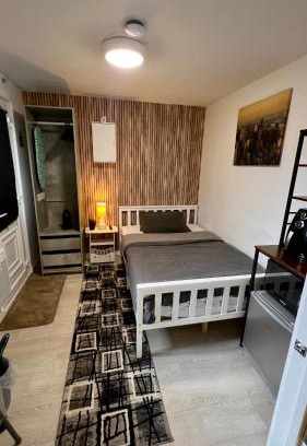 Tilbury House | Modern studio suite