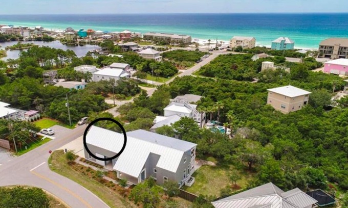 Dune Allen Beach Apartment | Modern Studio Apartment., Sleeps 4, Steps to the Beach!