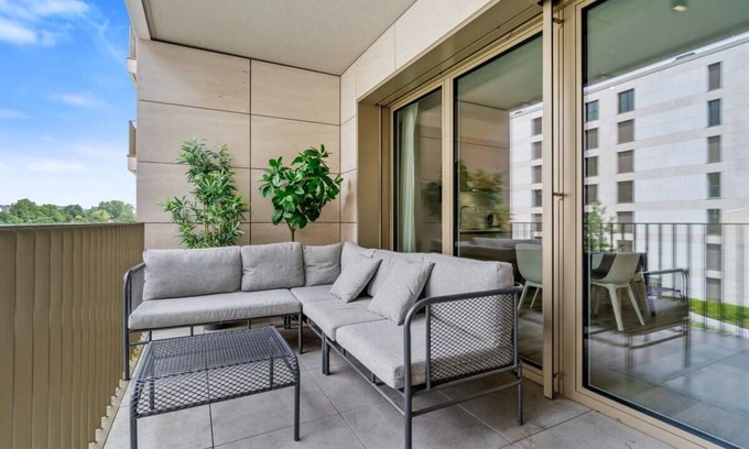Gasperich Apartment | Modern Studio with Balcony near Cloche d'Or