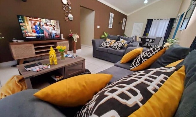 Saint Andrew House | Modern, Stylish 4-BR Home Cherry Gardens Kingston