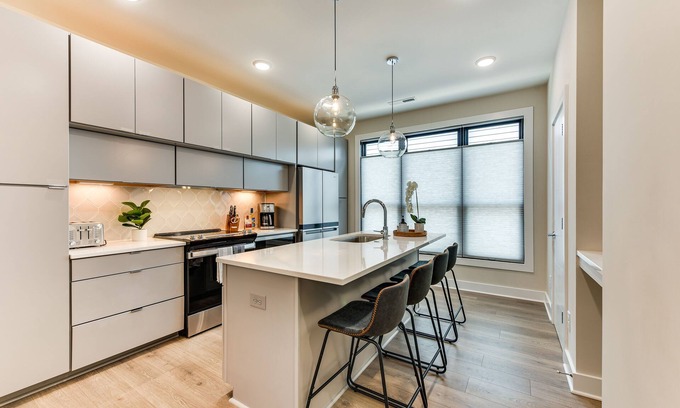 Charlotte Condo | Modern + Stylish Condo: 5 Mi to Downtown Charlotte