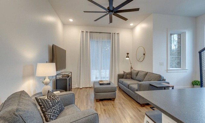 Cleveland Park House | Modern & Stylish Townhome with Cozy Rooftop