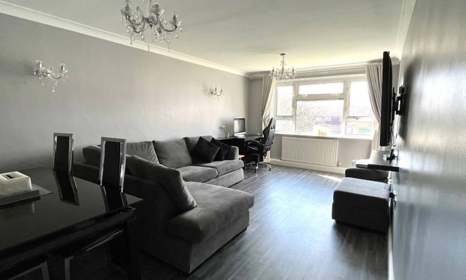 Bellingham Apartment | Modern Stylish Two Bedroom Entire Apartment