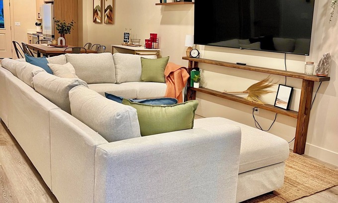Ephraim Apartment | Modern Suite-Luxe King Bed-Soda Bar & 85” Smart TV