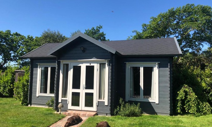 New Forest District House | Modern Summerhouse