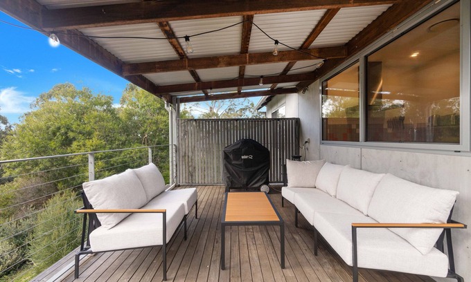 Mittagong House | Modern Sunny Bushland Oasis in Mittgong