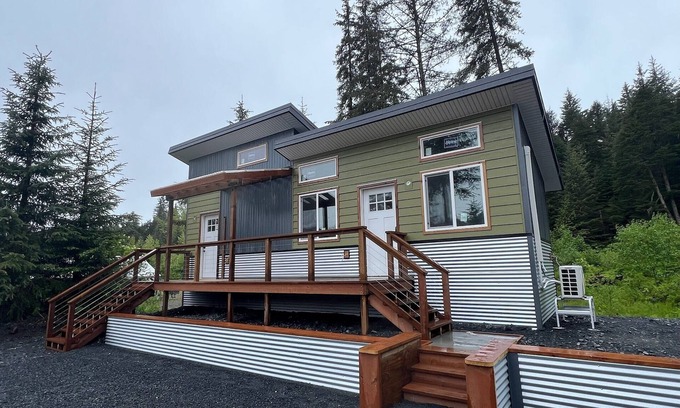 Bear Creek Cabin | Modern Tiny House in Seward - 5 Min to Harbor & Tours
